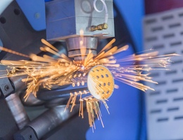 Лазерная резка трубы