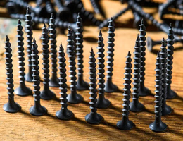 Метизы (саморезы)