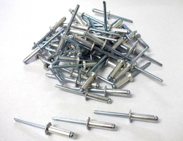 Метизы (вытяжная заклепка)